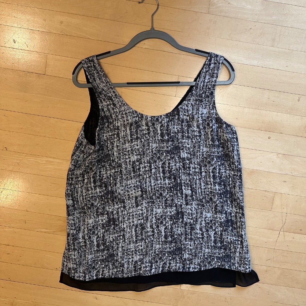 VINCE black/white silk sleeveless top , L,  CB2352 - Picture 3 of 3